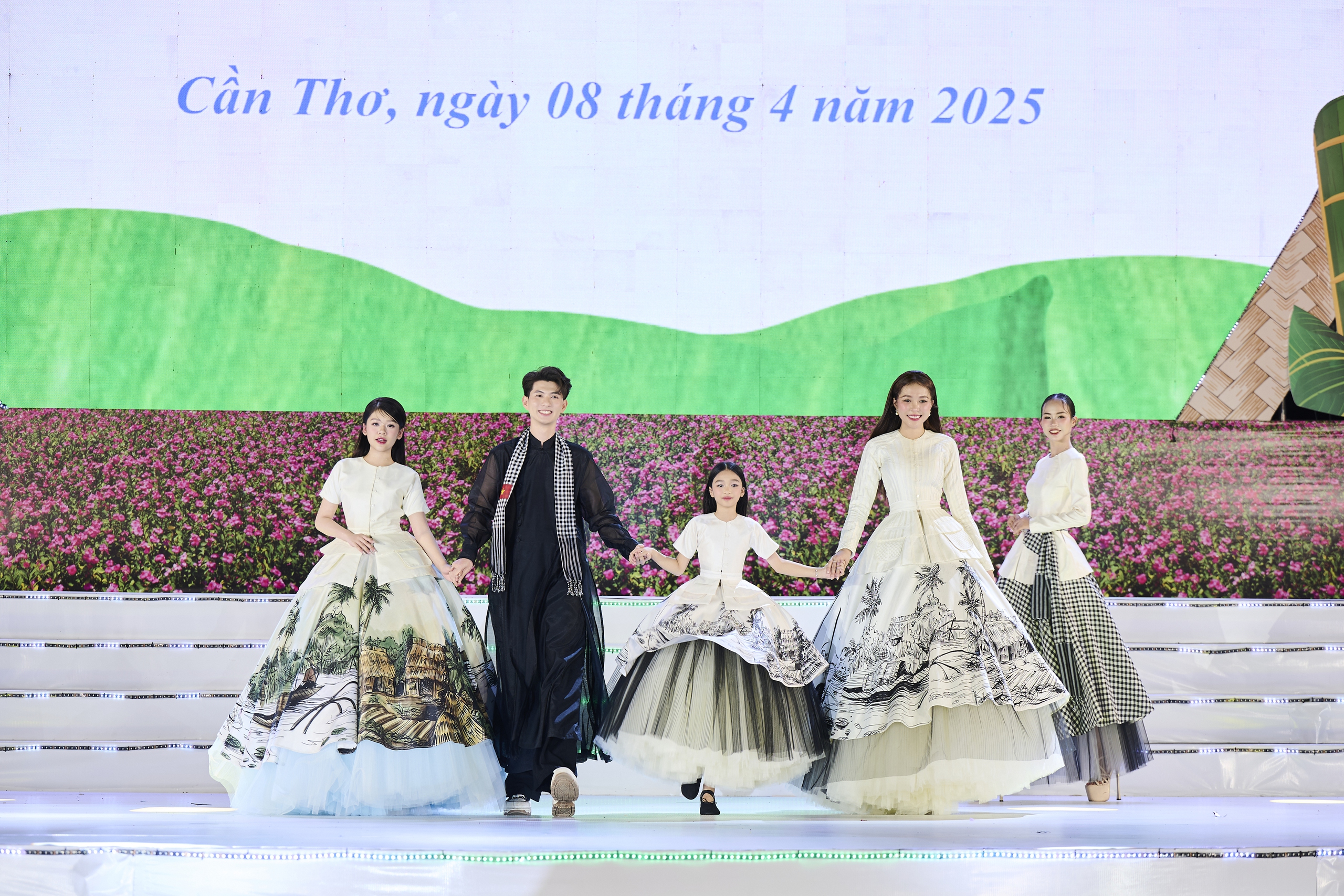 Hoa hậu Kiều Duy hóa "nàng thơ" của Nguyễn Minh Công- Ảnh 10.