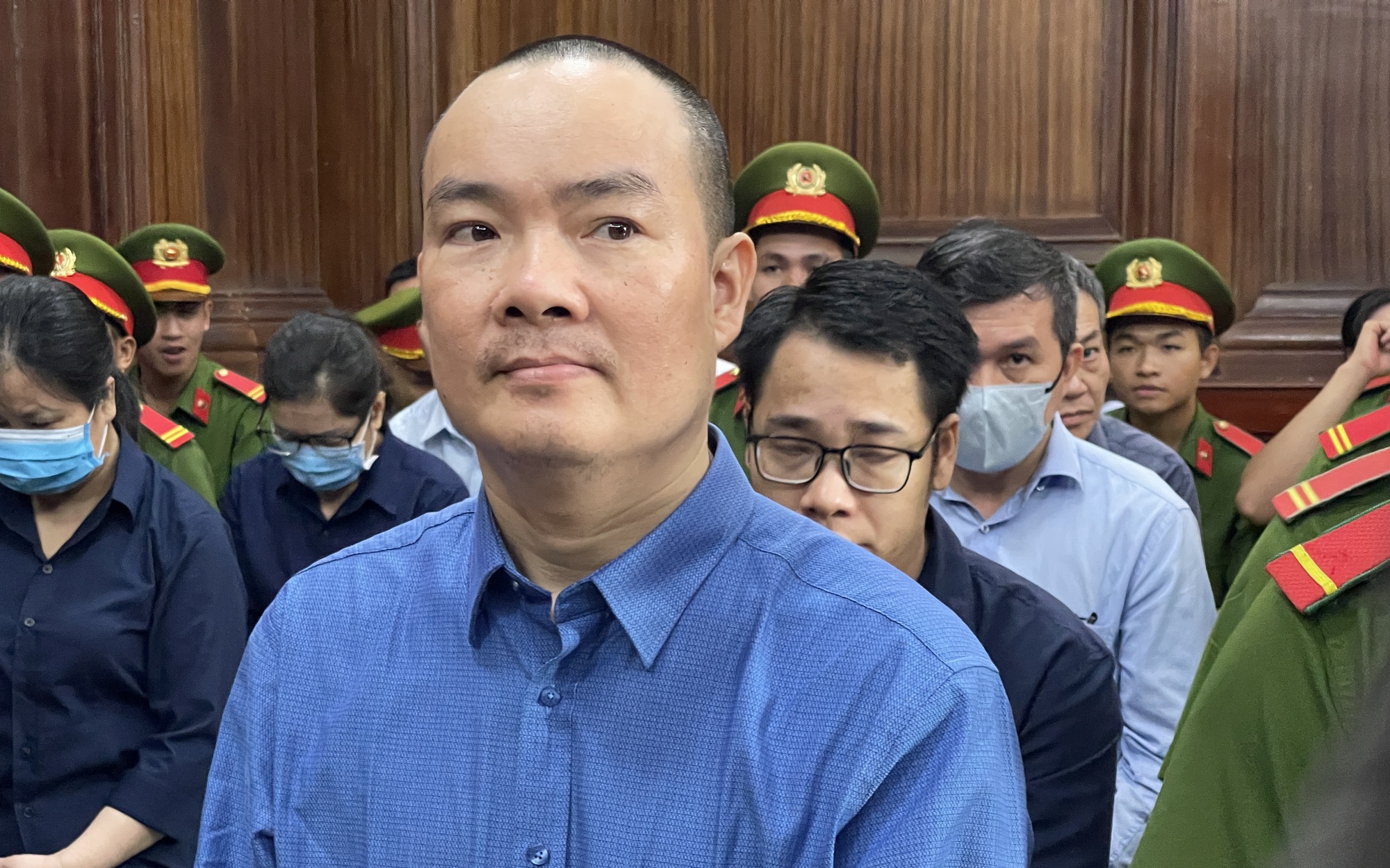 Liên quan sai phạm tại Trung tâm Dạy nghề Lái xe Sài Gòn, 2 cựu lãnh đạo sở hầu toà