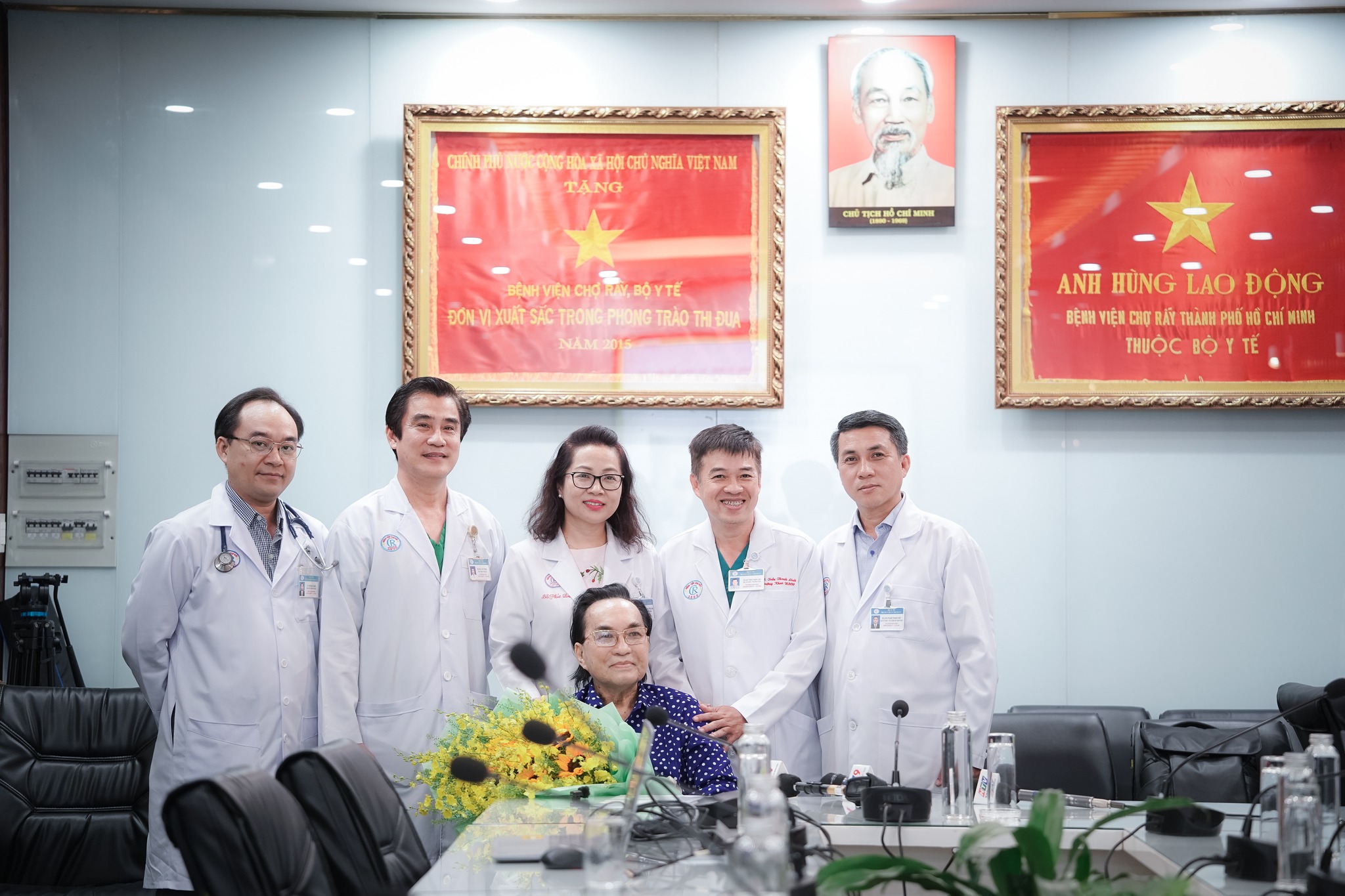Bệnh viện Chợ Rẫy th&ocirc;ng tin th&ecirc;m về ca cứu sống nghệ sĩ Thanh Tuấn ngưng tim- Ảnh 2.