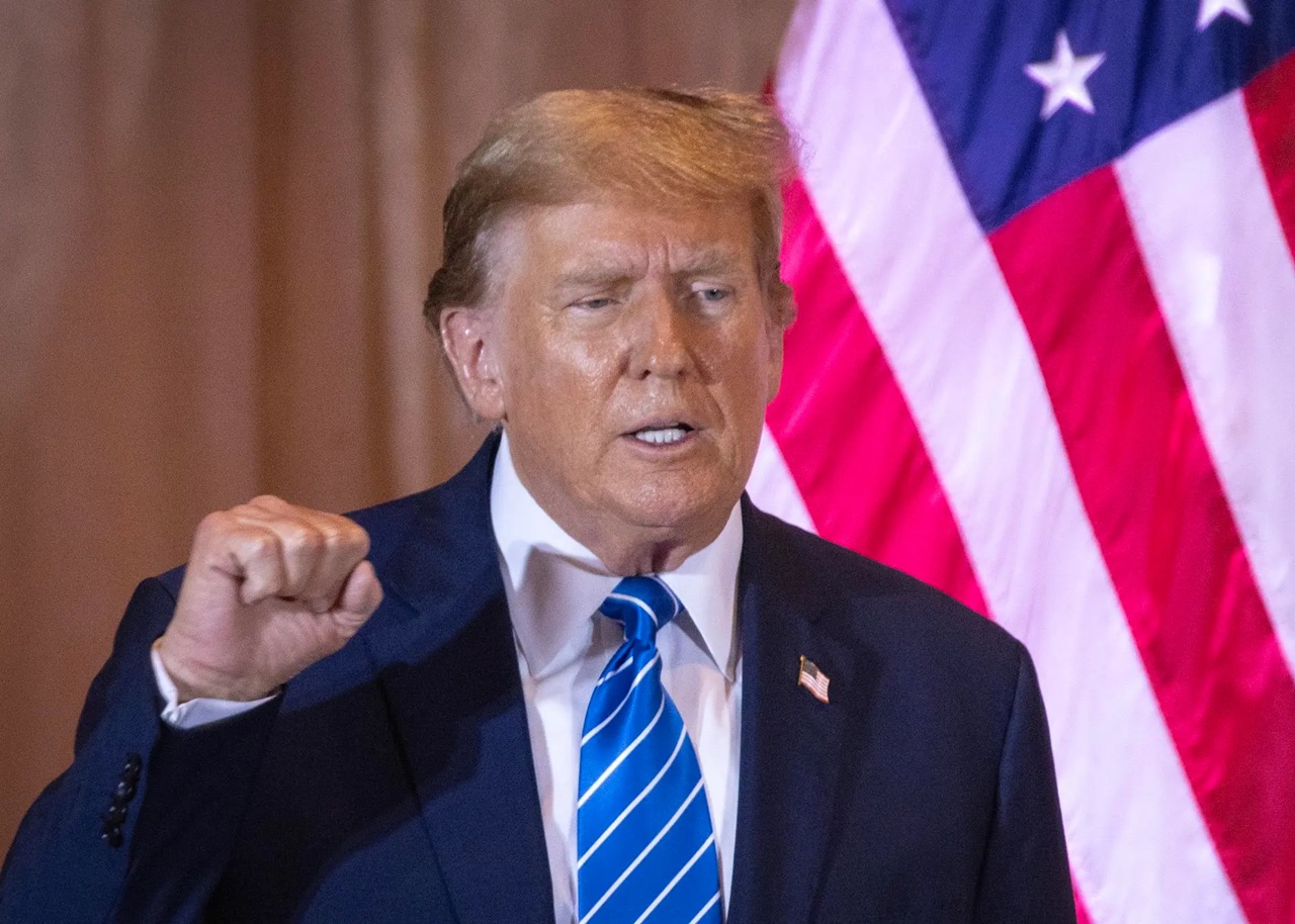 Tổng thống Donald Trump lên tiếng sau khi thuế quan cao nhất thế kỷ có hiệu lực- Ảnh 1.