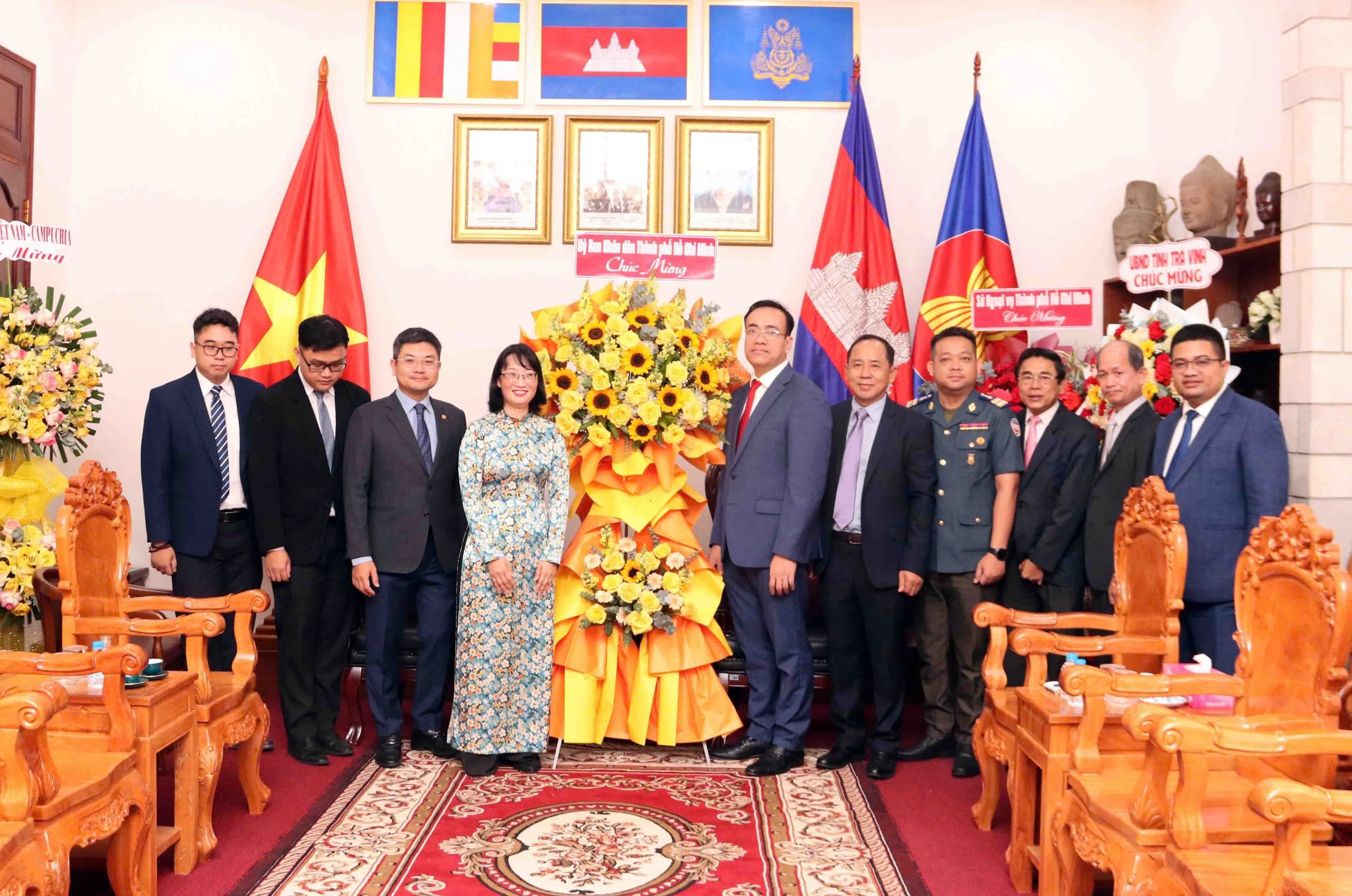 TP HCM th&uacute;c đẩy hợp t&aacute;c với c&aacute;c địa phương Campuchia- Ảnh 1.