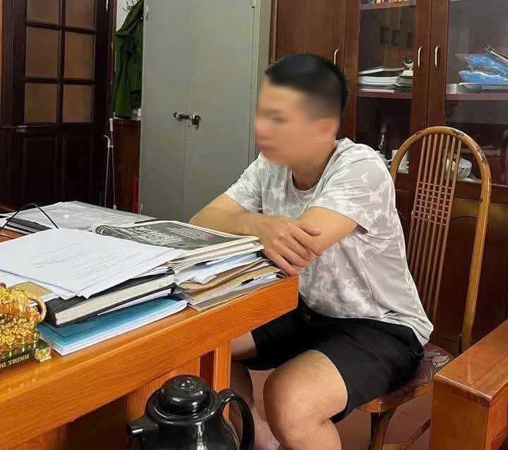 Vụ dùng gậy bóng chày đánh người sau va chạm giao thông: Có dấu hiệu Gây rối trật tự công cộng - Ảnh 2.