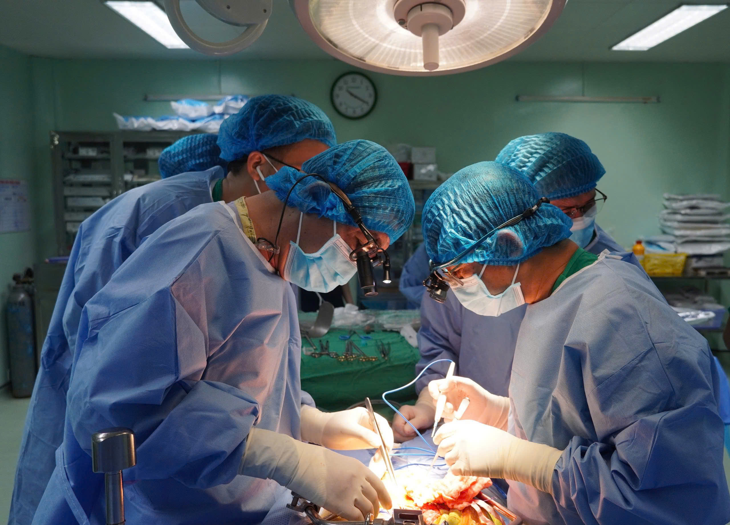 Một bệnh viện ở miền T&acirc;y thực hiện th&agrave;nh c&ocirc;ng 10 ca gh&eacute;p thận - Ảnh 1.