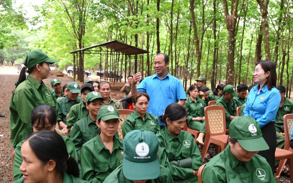 Công đoàn cao su đồng hành với người lao động bị ảnh hưởng khi tinh giản bộ máy
