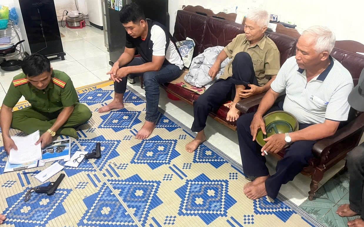 Cái kết cho người đàn ông mang súng AK ra dọa con dâu