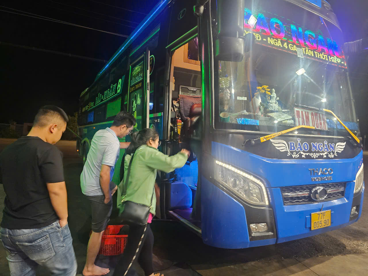 Chuyện lạ trong chuyến xe về quê dịp lễ 30-4 và 1-5- Ảnh 1.