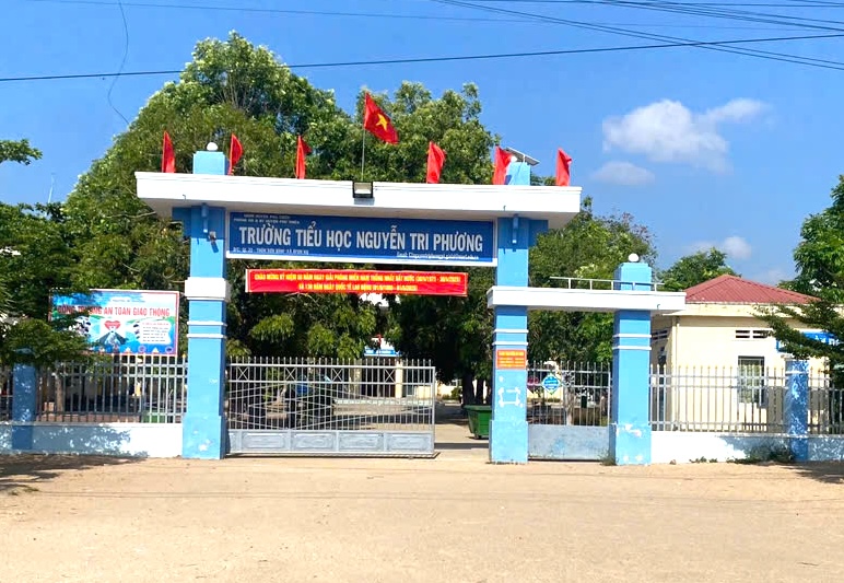 Tạm giữ thầy giáo nghi dâm ô nhiều nữ sinh tiểu học- Ảnh 1.