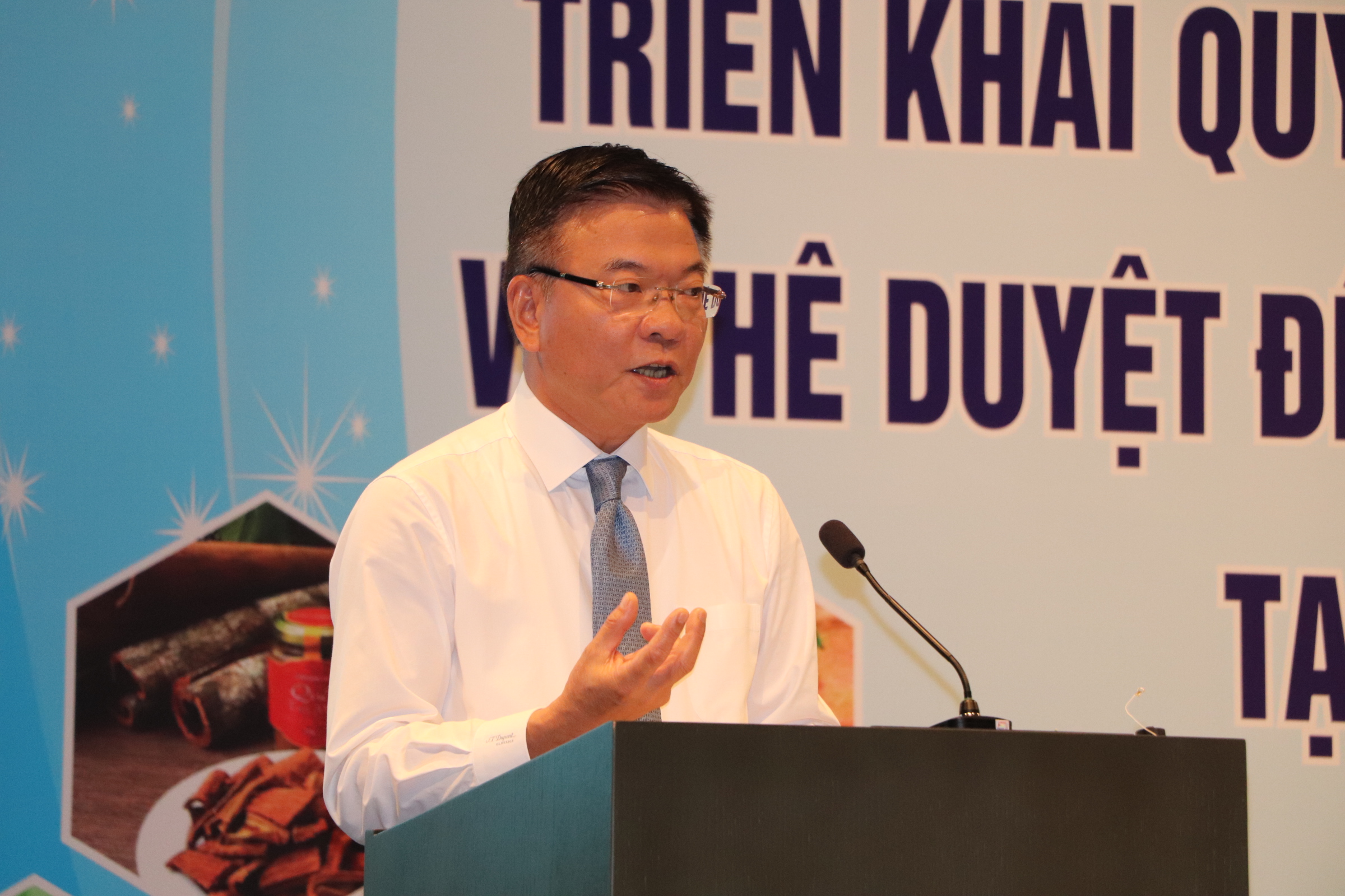 Phó Thủ tướng: Chung sức làm lớn, nhìn xa để đưa ngành dược liệu vươn tầm- Ảnh 4.