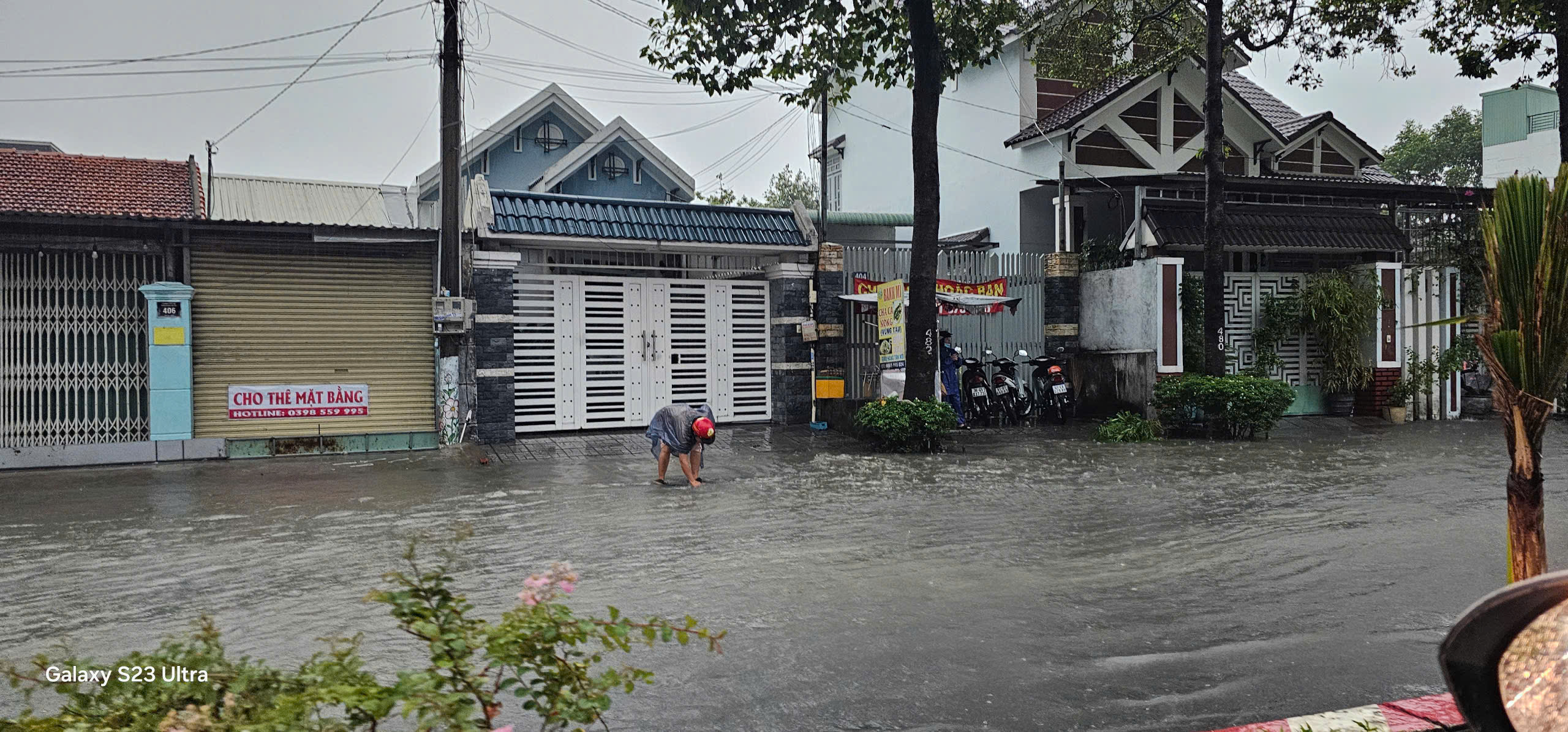 Hình ảnh ngập, kẹt kinh hoàng ở Bình Dương, Đồng Nai sáng 10-5- Ảnh 6.