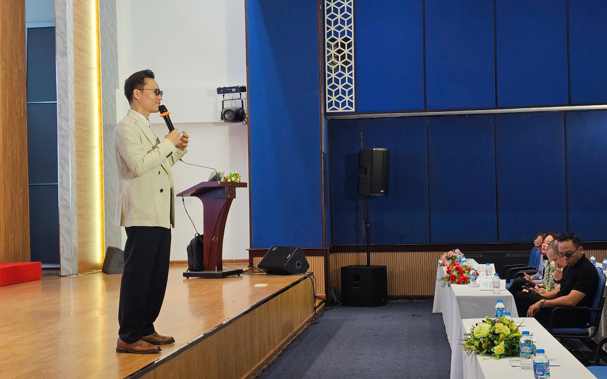 Ca sĩ Đình Bảo chuyển hướng kinh doanh