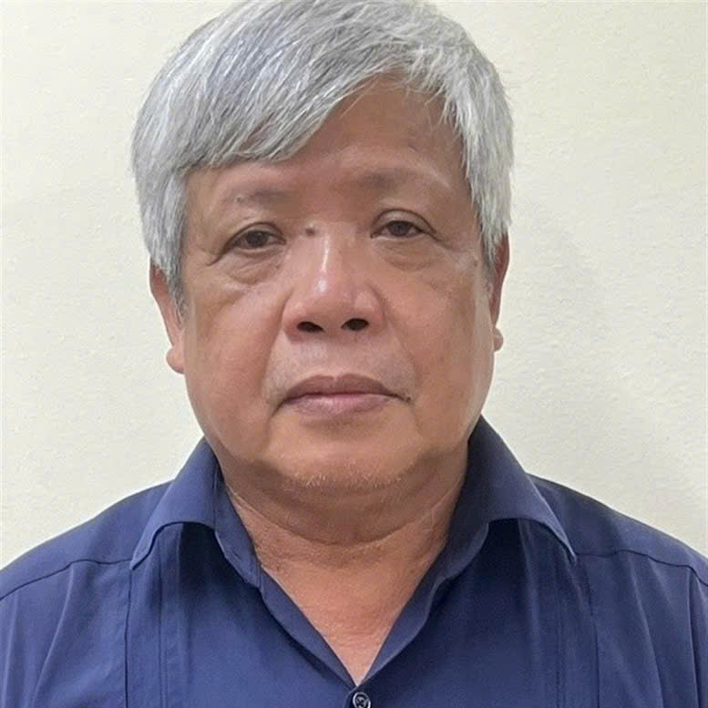 H&ocirc;m nay, cựu thứ trưởng Bộ TN-MT Nguyễn Linh Ngọc hầu to&agrave; - Ảnh 7.