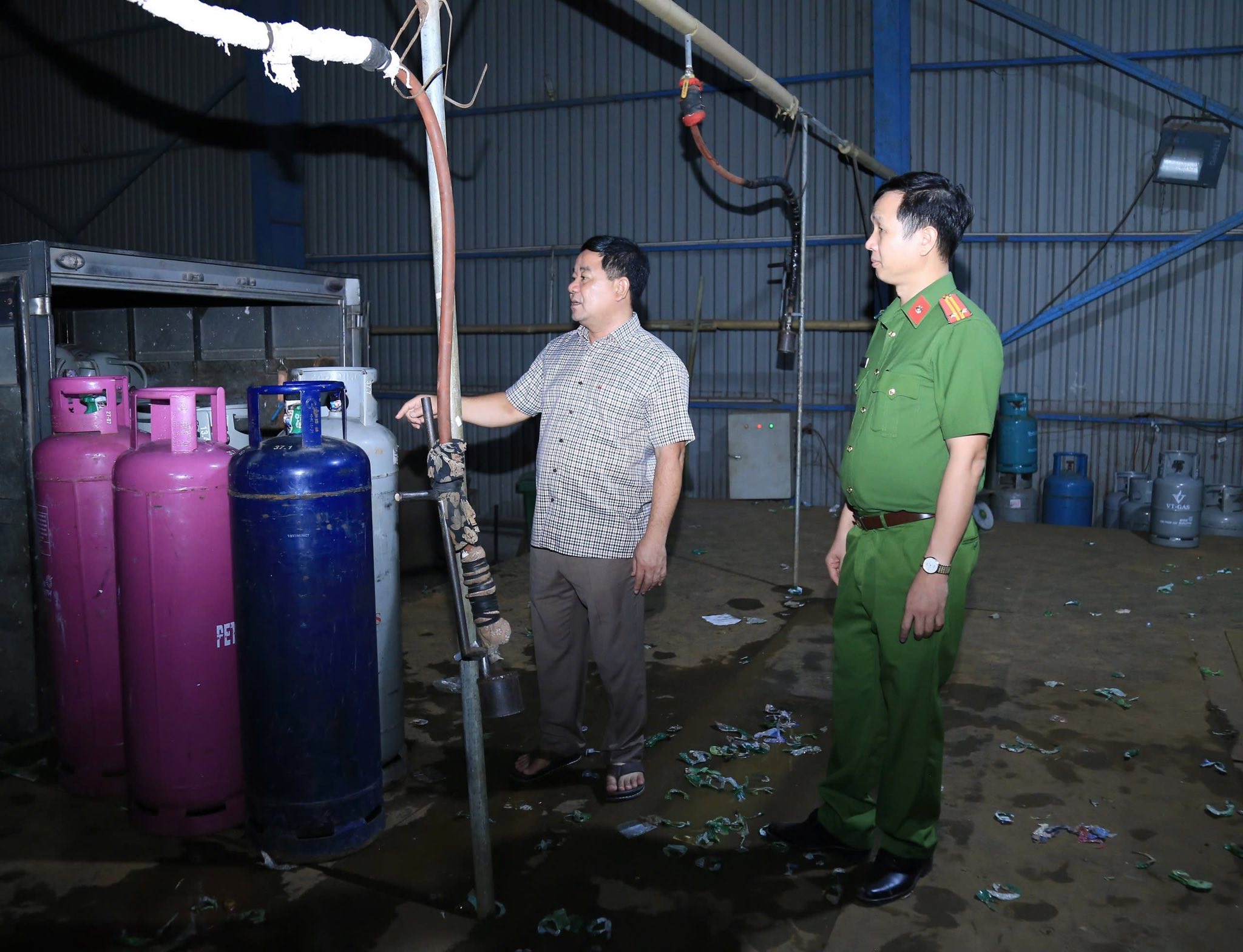 &ldquo;Giật m&igrave;nh&rdquo; kết quả kiểm tra c&aacute;c cơ sở kinh doanh gas lớn ở TP Bi&ecirc;n H&ograve;a, Đồng Nai- Ảnh 1.