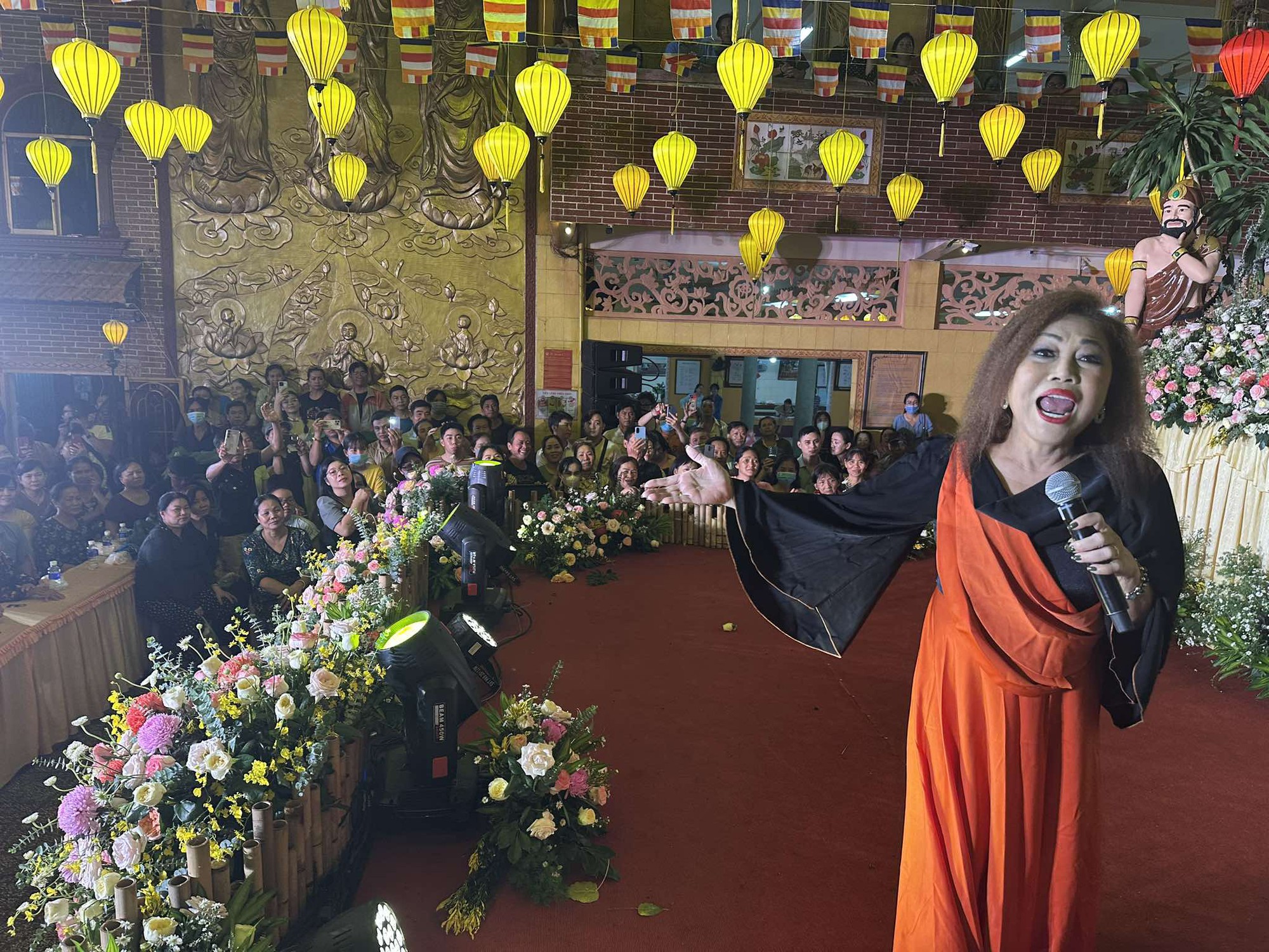 Siu Black, Phương Thanh, Trọng Phúc tạo dấu ấn đẹp tại chương trình Mừng Phật Đản 2025- Ảnh 1.