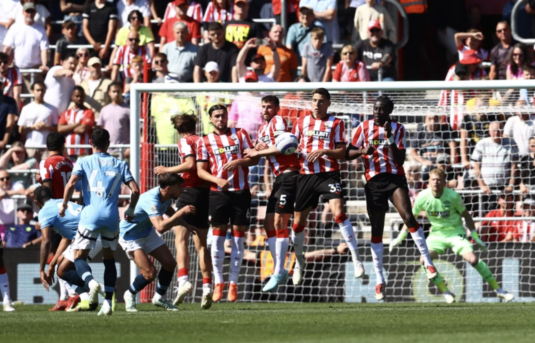 Ngoại hạng Anh: Man City sắp vỡ mộng &aacute; qu&acirc;n- Ảnh 3.