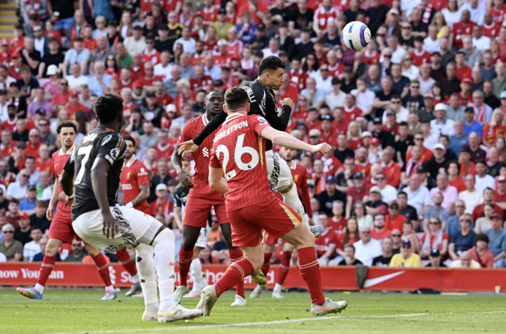 Ngoại hạng Anh: Arsenal, Newcastle h&acirc;m n&oacute;ng cuộc đua Top 5- Ảnh 2.