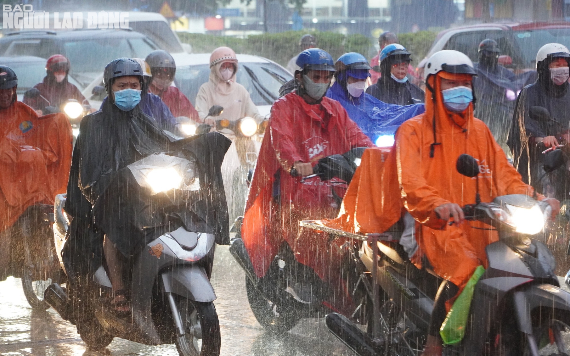 Những chuẩn bị cần thiết trong mùa mưa- Ảnh 2.