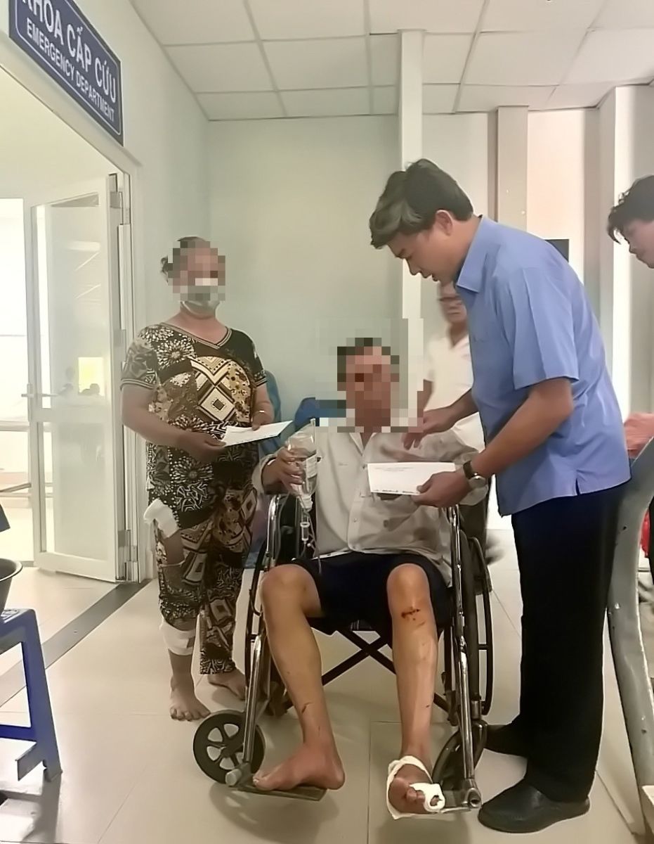 Th&ocirc;ng tin mới vụ &ocirc; t&ocirc; v&agrave; xe m&aacute;y rơi xuống hố s&acirc;u ở T&acirc;y Ninh- Ảnh 1.