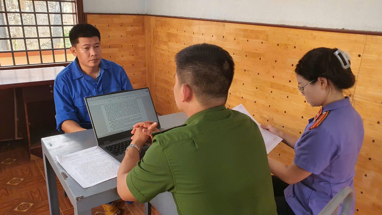 Bắt giam cựu Phó chủ tịch UBND xã 2 lần lừa đảo- Ảnh 1.