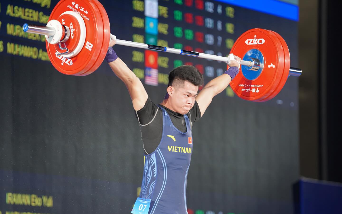Cử tạ Việt Nam giành 2 ngôi vô địch châu Á