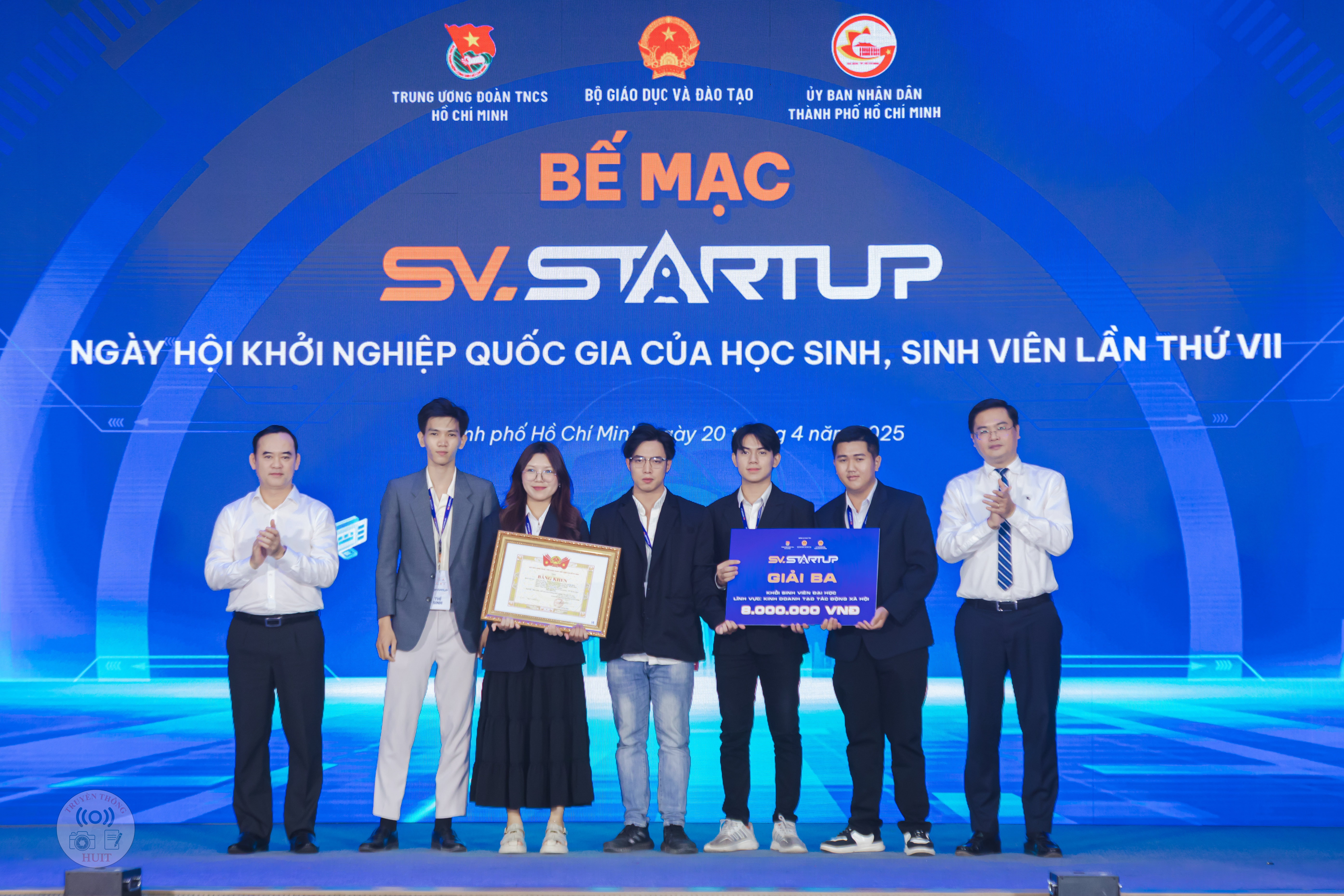Học 3 ng&agrave;nh đại học, vẫn khởi nghiệp từ vỏ tỏi- Ảnh 2.