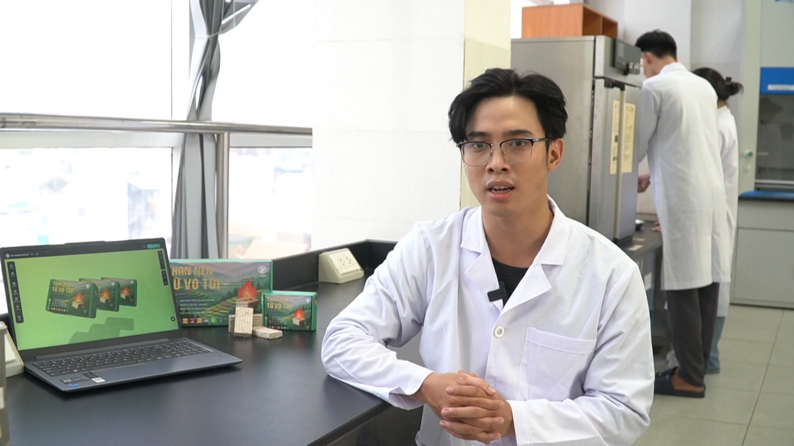 Học 3 ng&agrave;nh đại học, vẫn khởi nghiệp từ vỏ tỏi- Ảnh 1.