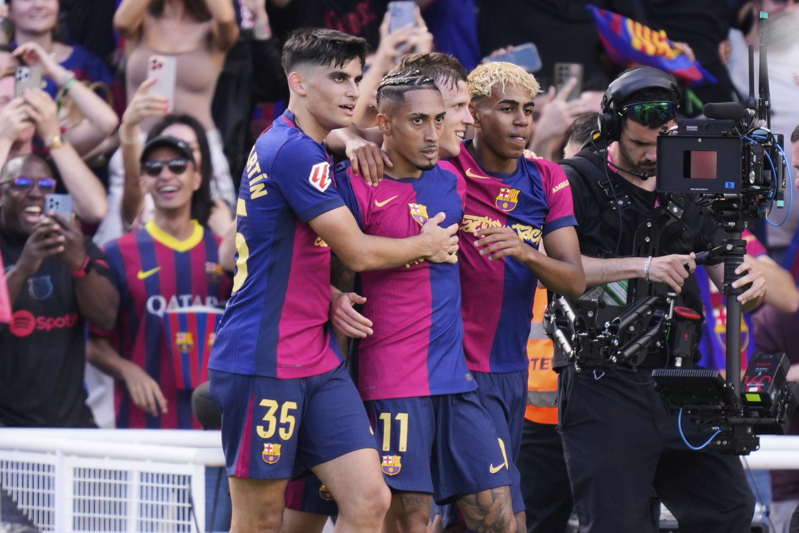Lamine Yamal k&yacute; hợp đồng 6 năm với Barcelona, ph&iacute; giải ph&oacute;ng 1 tỉ euro - Ảnh 4.