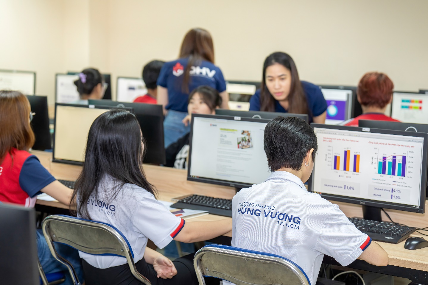 Kiến tạo mô hình đào tạo 70% thực hành của Trường ĐH Hùng Vương TP HCM- Ảnh 3.