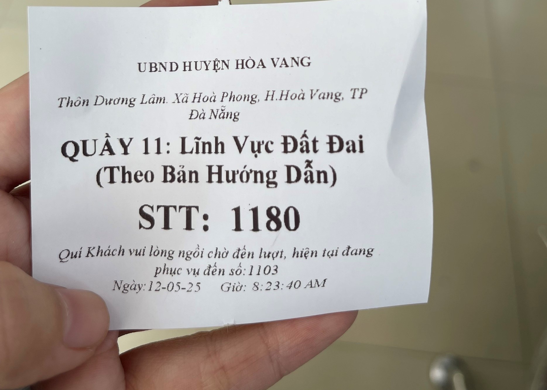 D&ograve;ng người xếp h&agrave;ng l&agrave;m thủ tục đất đai tại H&ograve;a Vang, Đ&agrave; Nẵng - Ảnh 3.