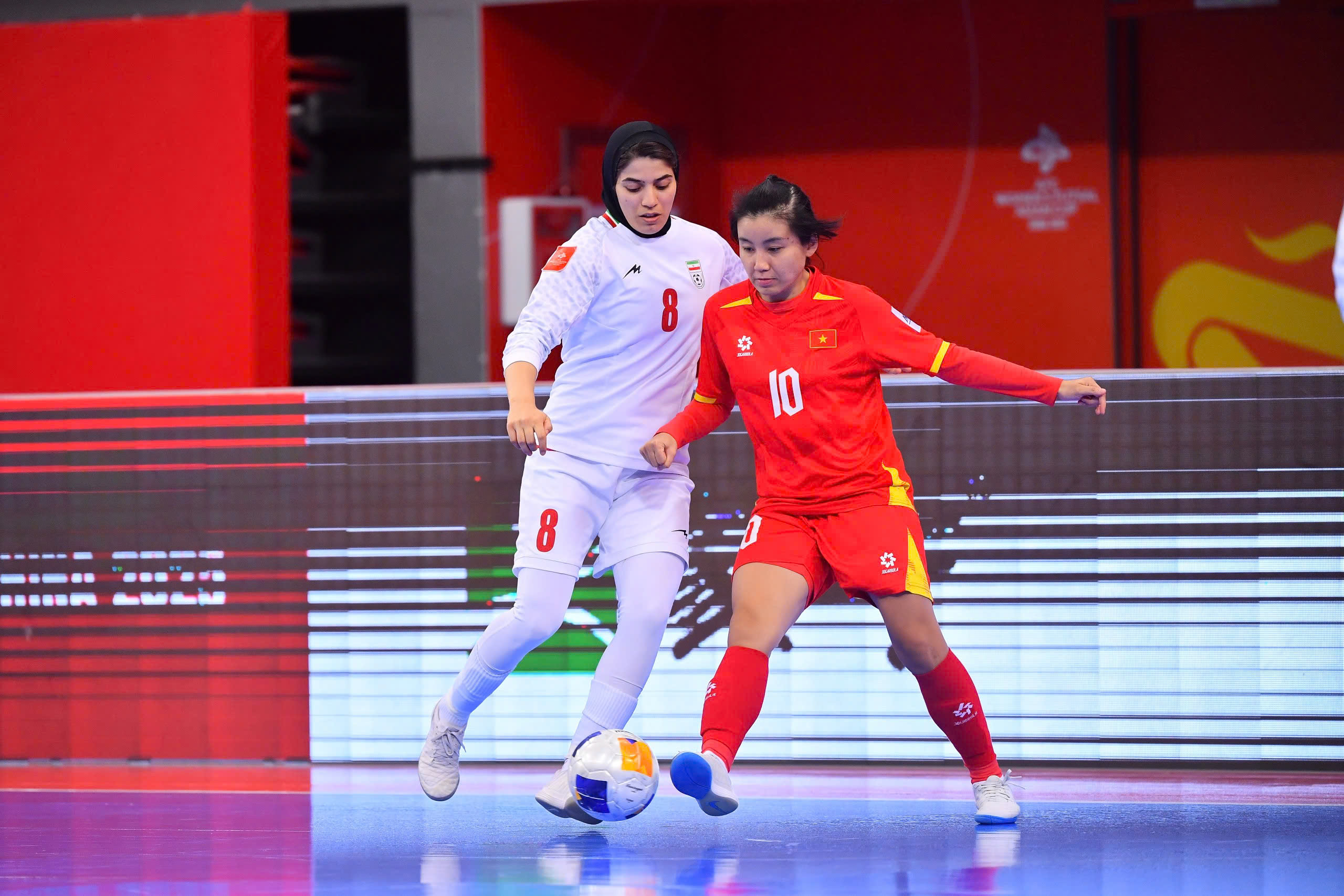 Cựu HLV Iran gọi trận h&ograve;a với futsal Việt Nam l&agrave; đ&aacute;ng xấu hổ!- Ảnh 2.