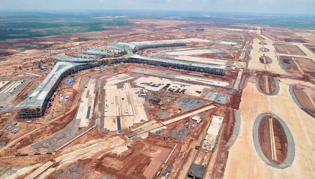 Thứ trưởng Bộ Xây dựng làm Trưởng Ban chỉ đạo chuẩn bị khai thác sân bay Long Thành- Ảnh 1.