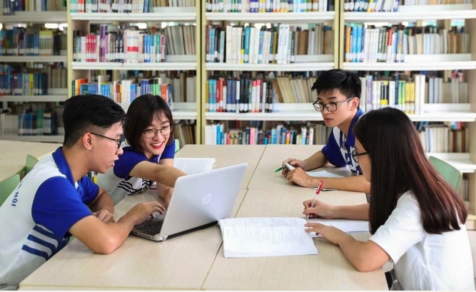 ĐH Quốc gia H&agrave; Nội r&uacute;t ngắn thời gian đ&agrave;o tạo cử nh&acirc;n xuống c&ograve;n 2,5 - 3 năm - Ảnh 1.