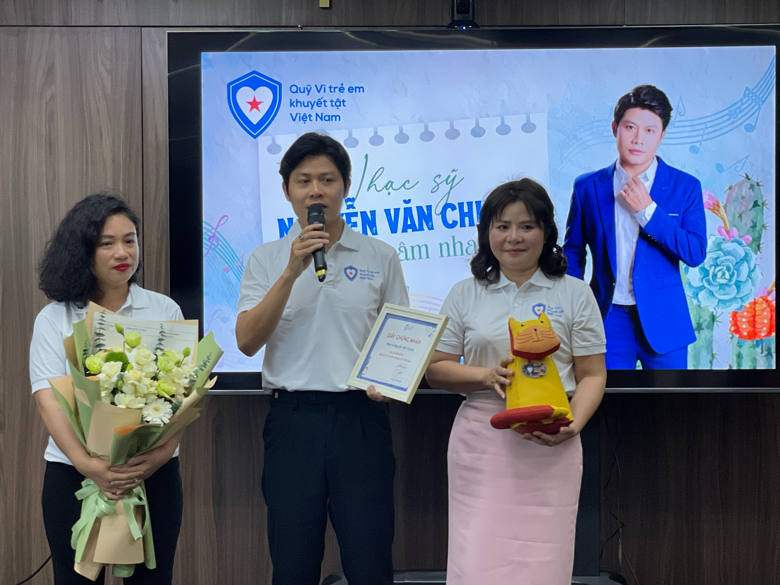 Tác giả "Viết tiếp câu chuyện hòa bình" nhận thêm vai trò mới- Ảnh 2.