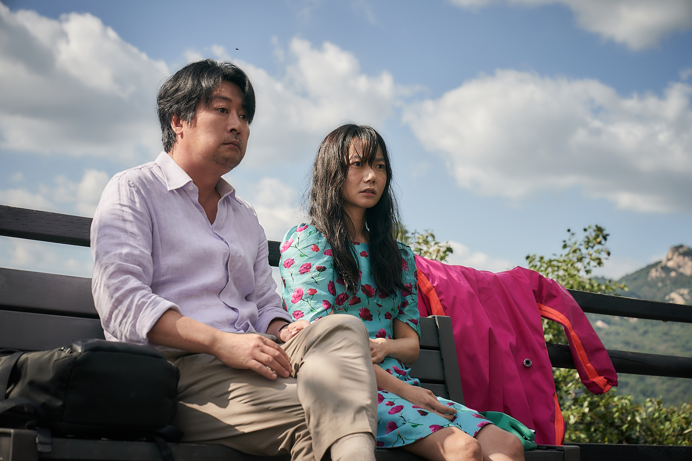 &ldquo;Ảnh hậu&rdquo; Bae Doo-na lần đầu đ&oacute;ng phim h&agrave;i l&atilde;ng mạn- Ảnh 2.
