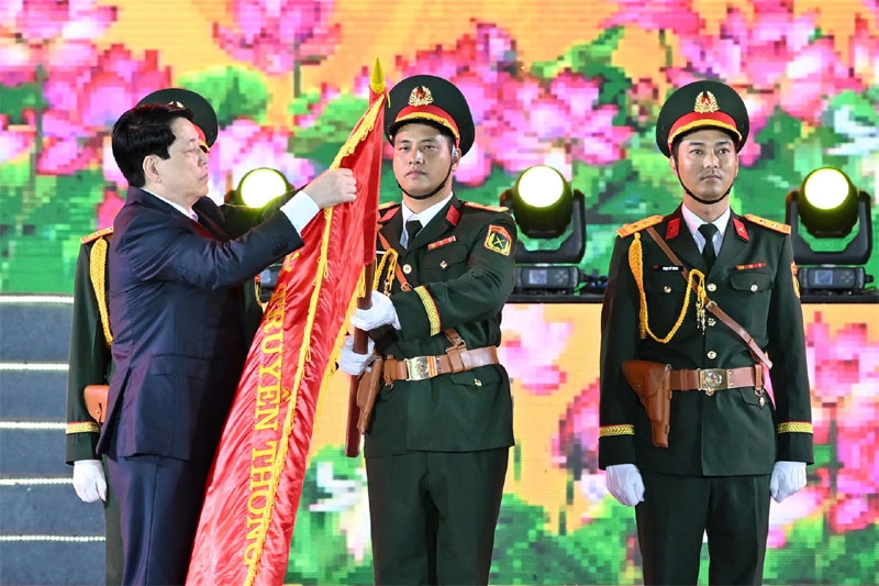 Chủ tịch nước Lương Cường trao danh hiệu Thành phố Anh hùng cho TP Hải Phòng- Ảnh 3.