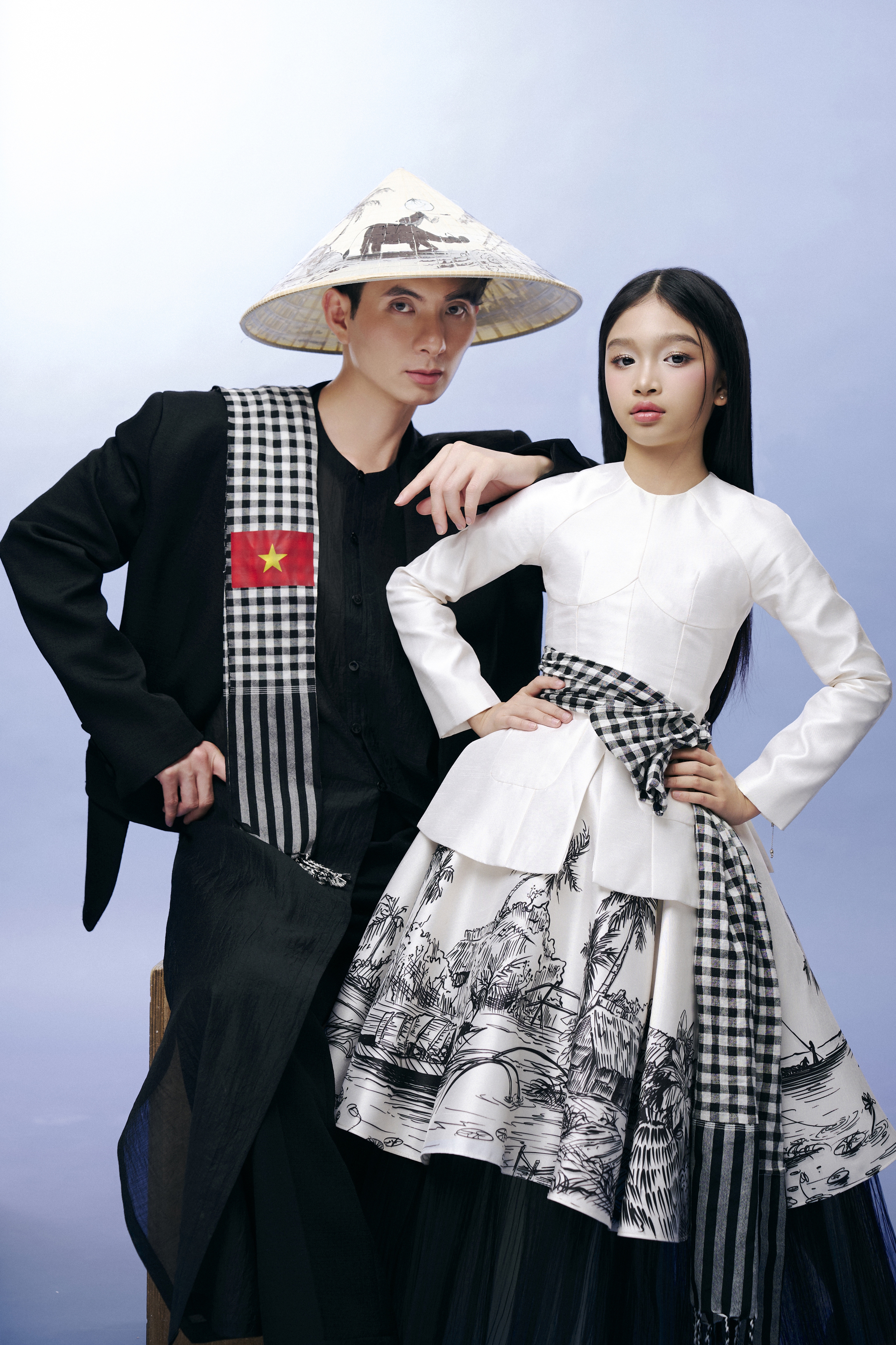 Hoa hậu Lương Thuỳ Linh x&uacute;ng x&iacute;nh đầm b&aacute;nh x&egrave;o - Ảnh 6.