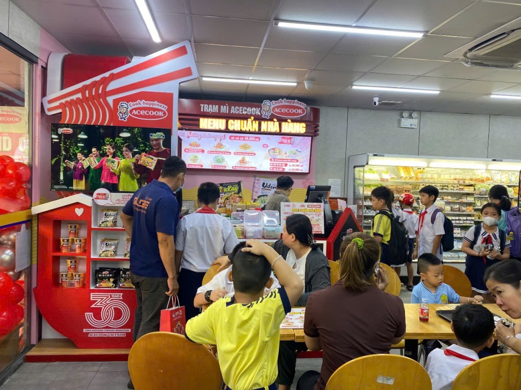 Trạm M&igrave; Acecook ra mắt tại cửa h&agrave;ng Ministop với menu chuẩn nh&agrave; h&agrave;ng, tiện lợi mọi l&uacute;c- Ảnh 2.