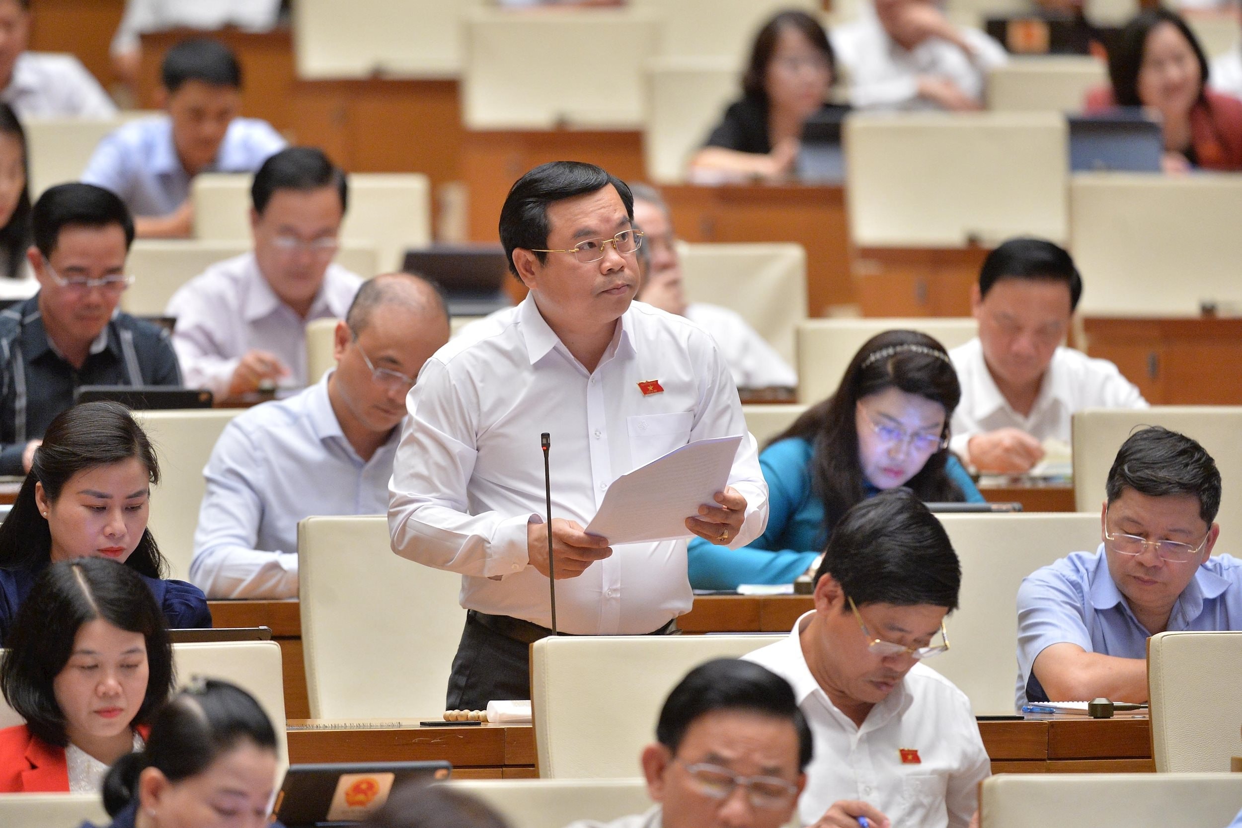 Đại biểu Quốc hội lo ngại "chấp nhận rủi ro" trong nghiên cứu khoa học bị lạm dụng- Ảnh 2.