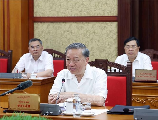 Tổng Bí thư Tô Lâm: Lấy ý kiến nhân dân về dự thảo sửa đổi, bổ sung Hiến pháp bảo đảm đúng tiến độ- Ảnh 2.
