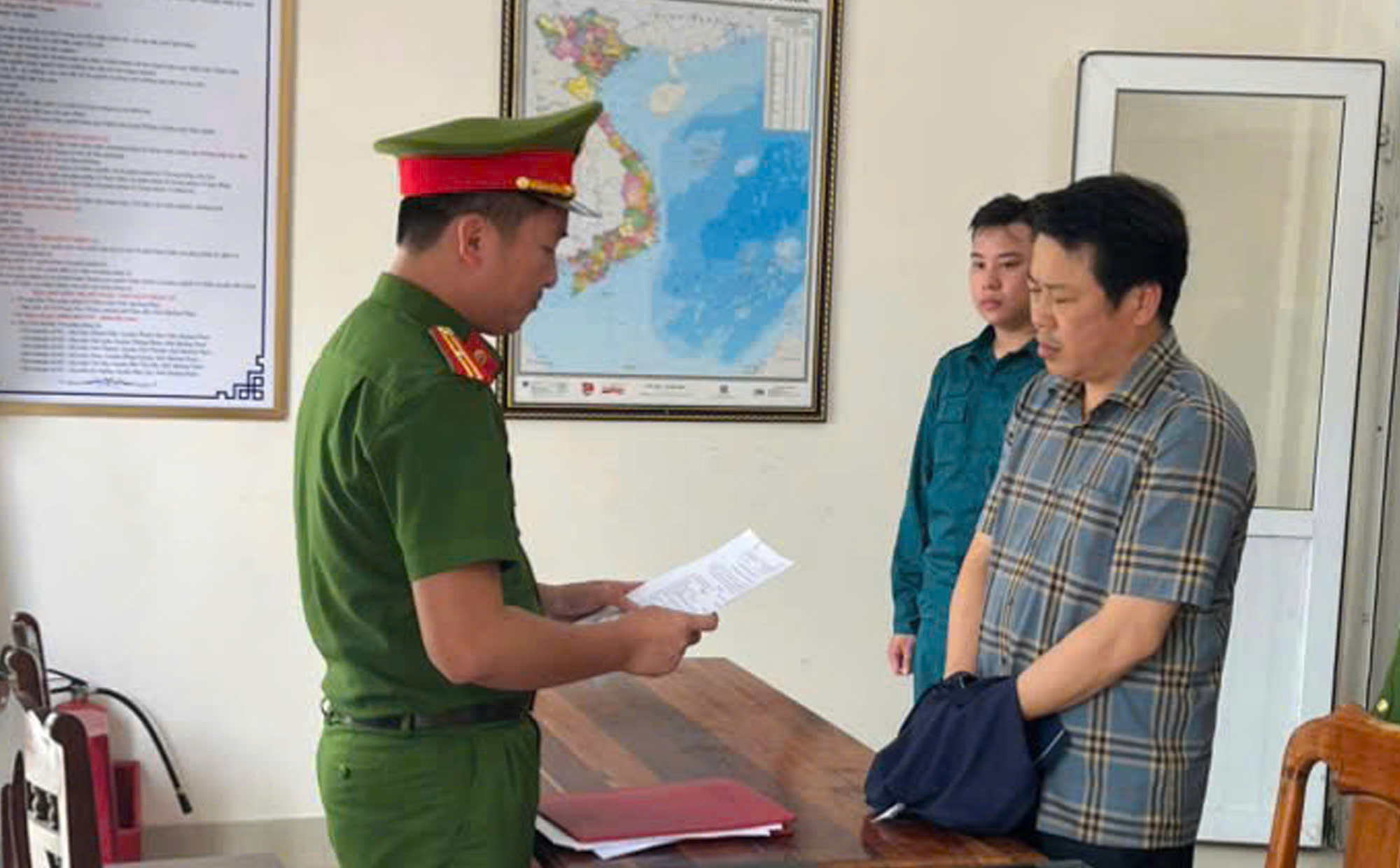 Bắt Gi&aacute;m đốc C&ocirc;ng ty Trung Trung Bộ ở Quảng Nam - Ảnh 1.