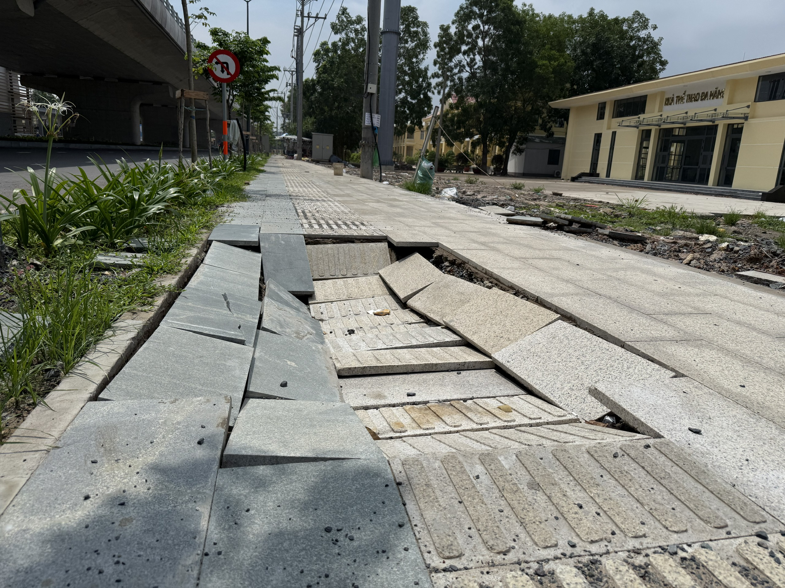 Nhanh chóng tái lập vỉa hè- Ảnh 1.