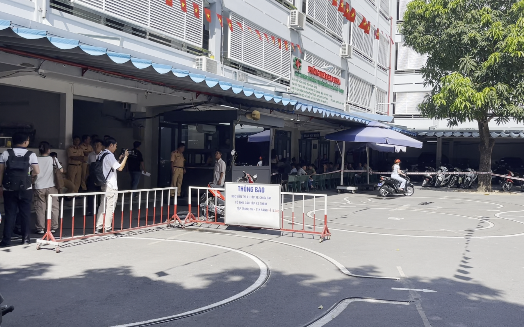 Nối lại sát hạch, cấp giấy phép lái xe