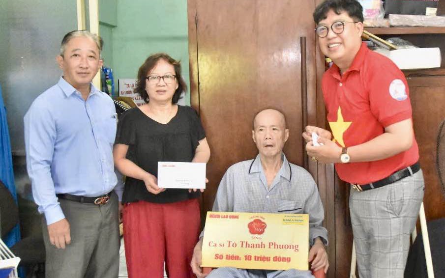 Trao “Mai Vàng tri ân” cho ca sĩ Tô Thanh Phương