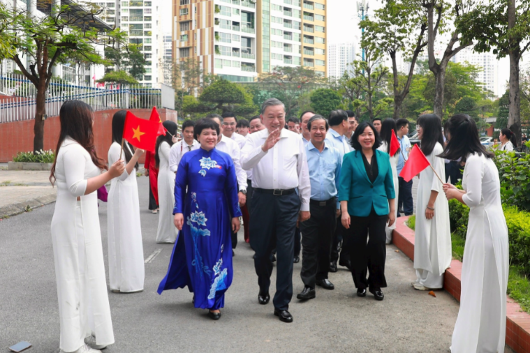 Tổng Bí thư Tô Lâm: Thúc đẩy đổi mới sáng tạo, chuyển đổi số trong trường học- Ảnh 1.