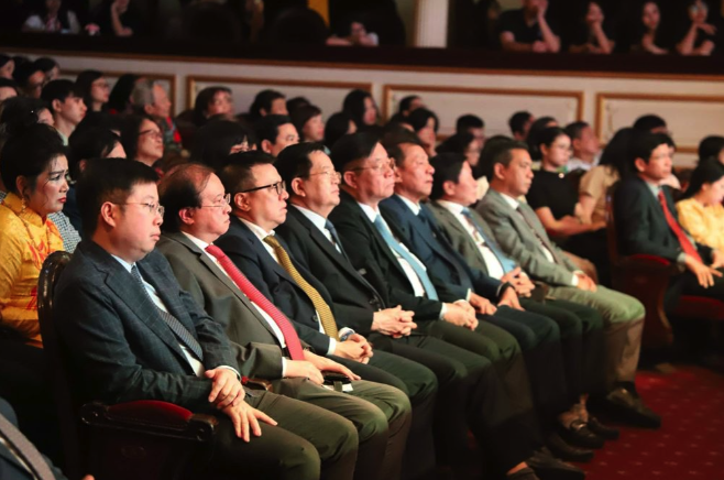Xúc động chương trình nghệ thuật đặc biệt "Quà tháng 5 dâng Người"- Ảnh 1.