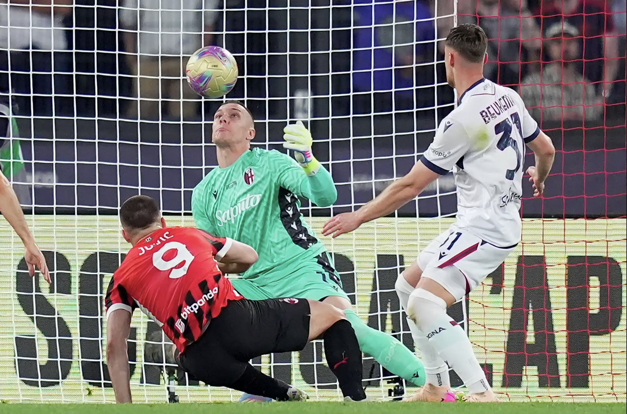 Hạ "&ocirc;ng lớn" AC Milan, Bologna đoạt Coppa Italia sau nửa thế kỷ - Ảnh 1.