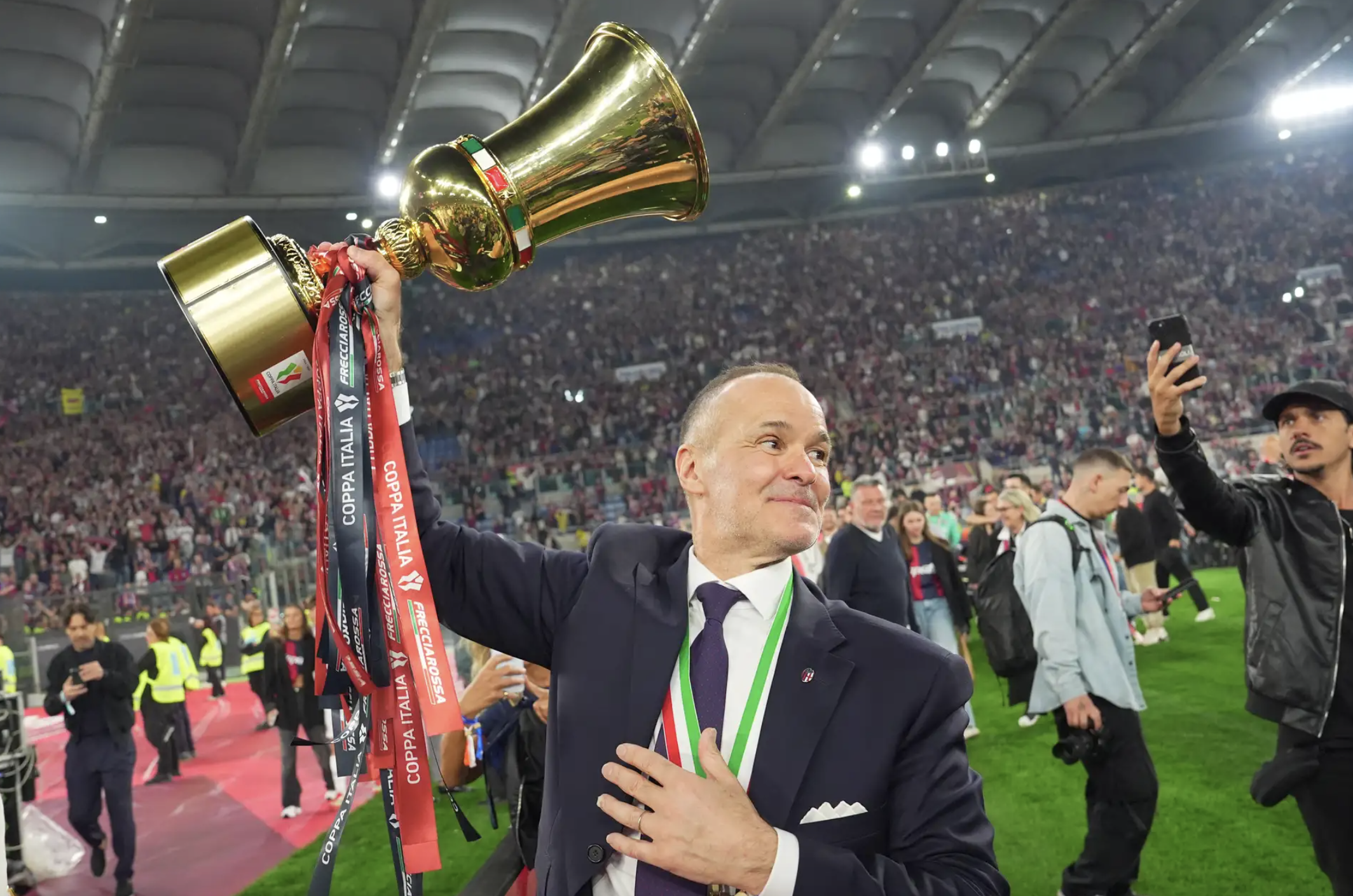 Hạ "&ocirc;ng lớn" AC Milan, Bologna đoạt Coppa Italia sau nửa thế kỷ - Ảnh 7.