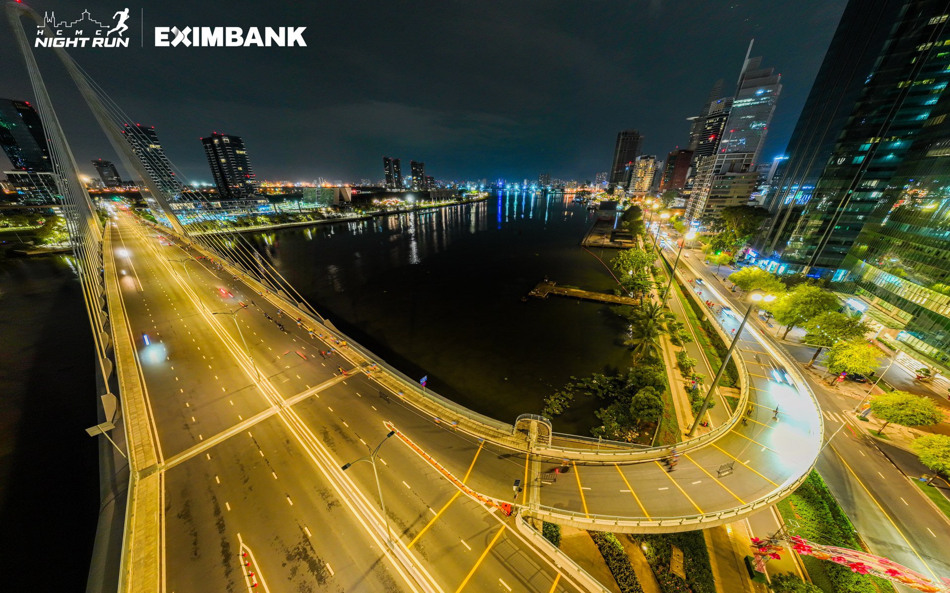 Giải chạy đ&ecirc;m TP HCM Eximbank lần 5: Chạm v&agrave;o nhịp sống đ&ocirc; thị &ldquo;kh&ocirc;ng ngủ&rdquo; - Ảnh 3.