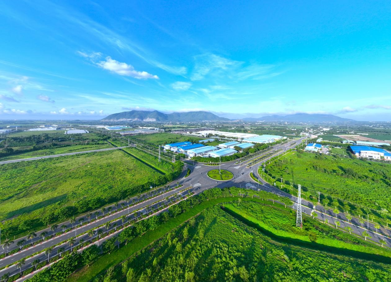 Sonadezi Long Thành mở rộng đầu tư nhà xưởng gần cảng biển và sân bay Long Thành.- Ảnh 2.