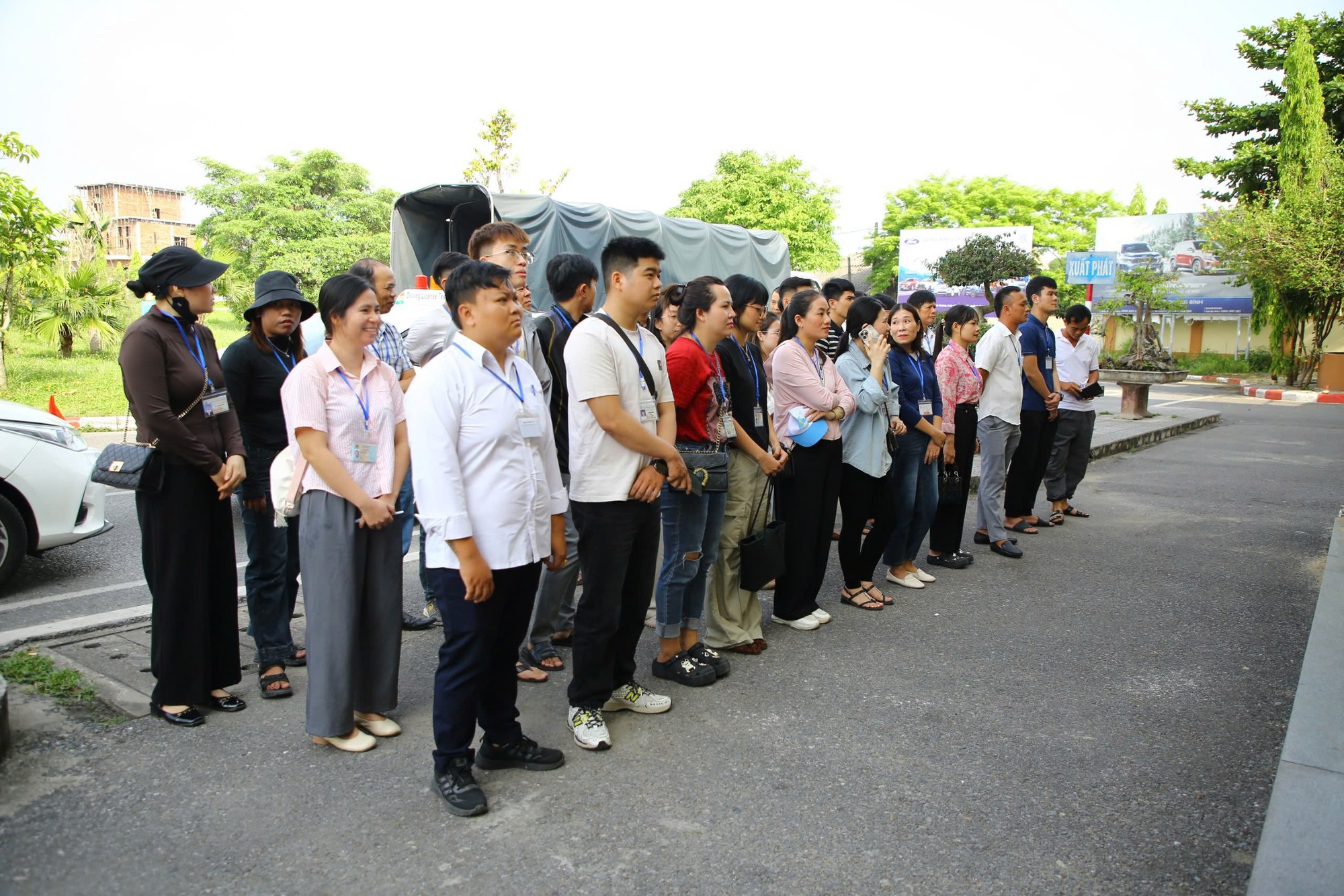 Th&iacute; sinh ở Quảng B&igrave;nh bất ngờ v&igrave; phải đo nồng độ cồn trước khi s&aacute;t hạch l&aacute;i xe s&aacute;ng nay 15-5- Ảnh 3.