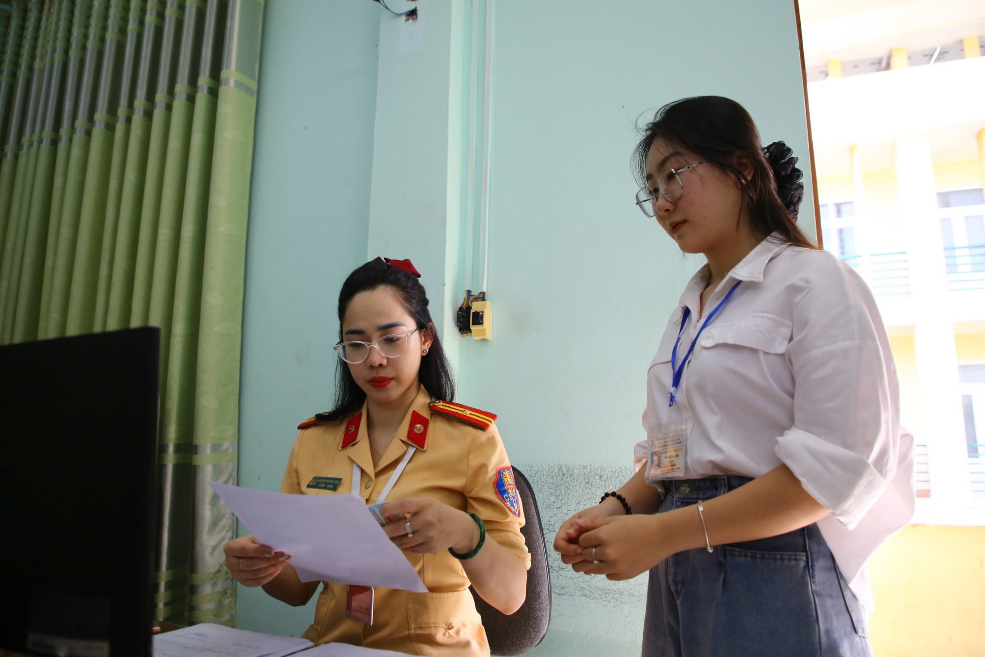 Th&iacute; sinh ở Quảng B&igrave;nh bất ngờ v&igrave; phải đo nồng độ cồn trước khi s&aacute;t hạch l&aacute;i xe s&aacute;ng nay 15-5- Ảnh 5.